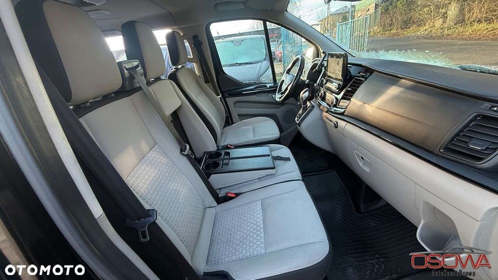 Ford Tourneo Custom - 21