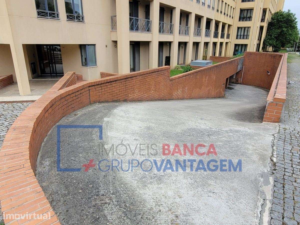 Apartamento T3 com estacionamento, no Amial, Porto - Grande imagem: 4/11