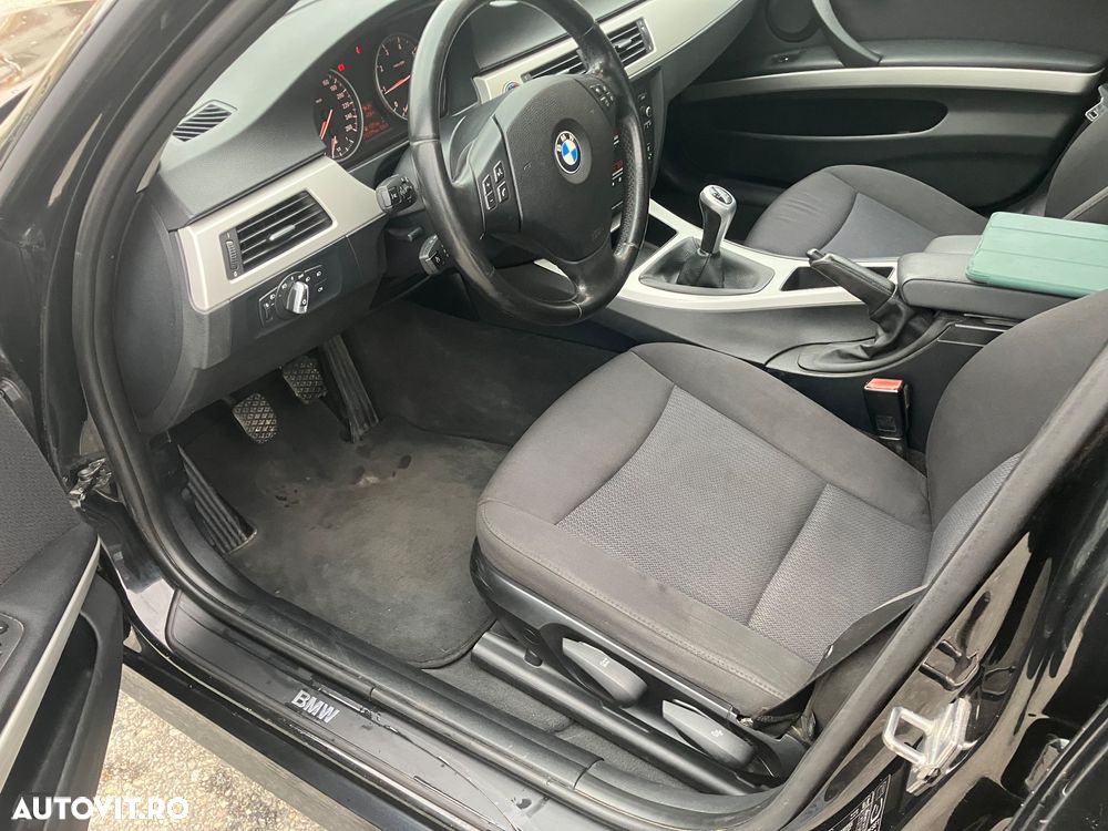 BMW Seria 3 318i - 14