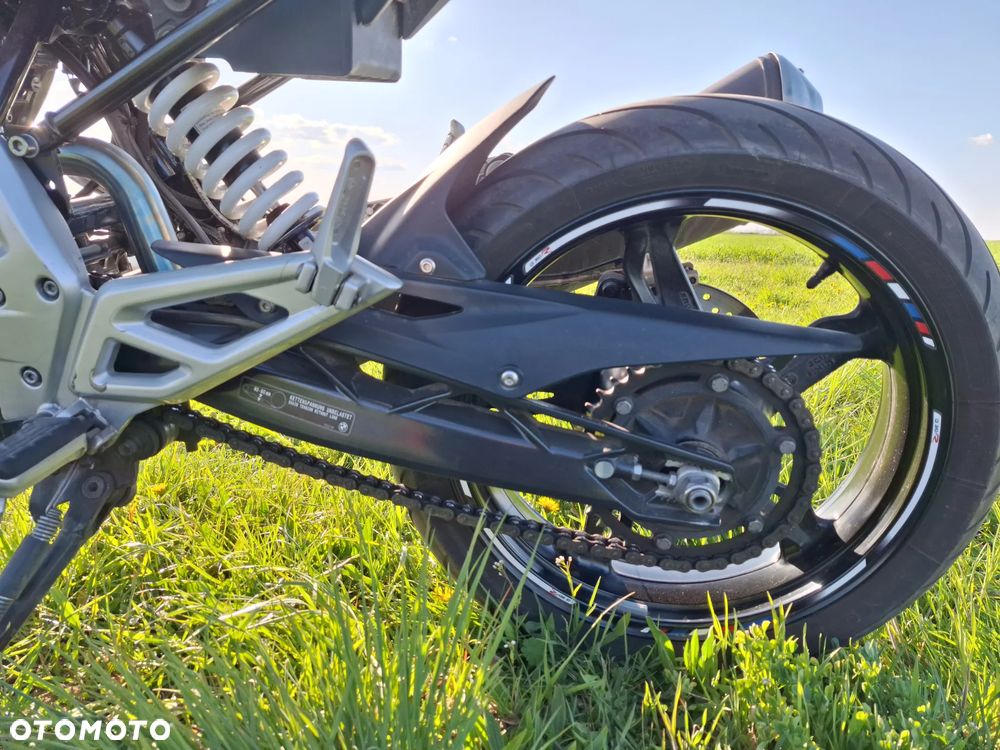 BMW G - 8