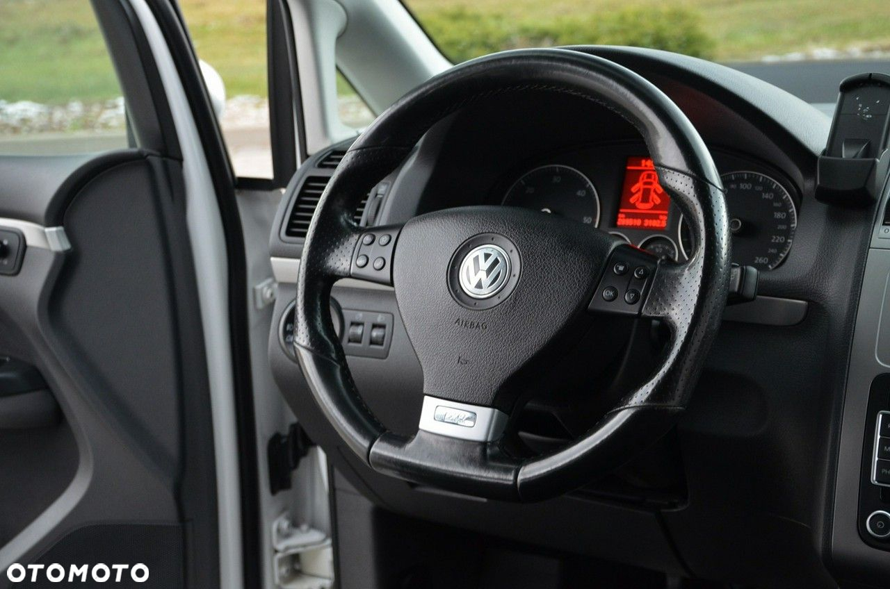 Volkswagen Touran - 15