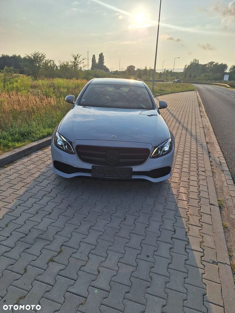 Mercedes-Benz Klasa E 200 d 9G-TRONIC - 13
