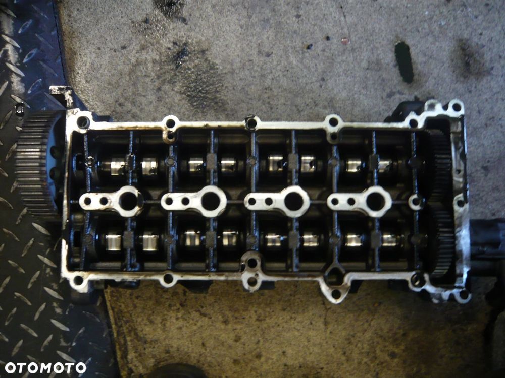 Pokrywa zaworów 55182898 Opel Astra H Vectra C Zafira B - 3