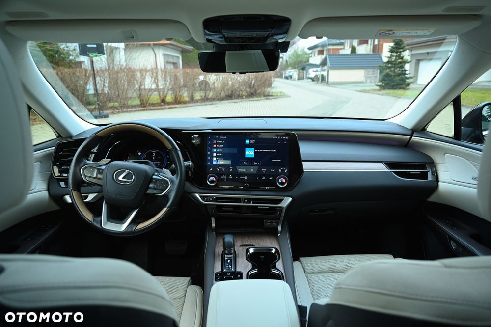 Lexus RX 350h Omotenashi - 15