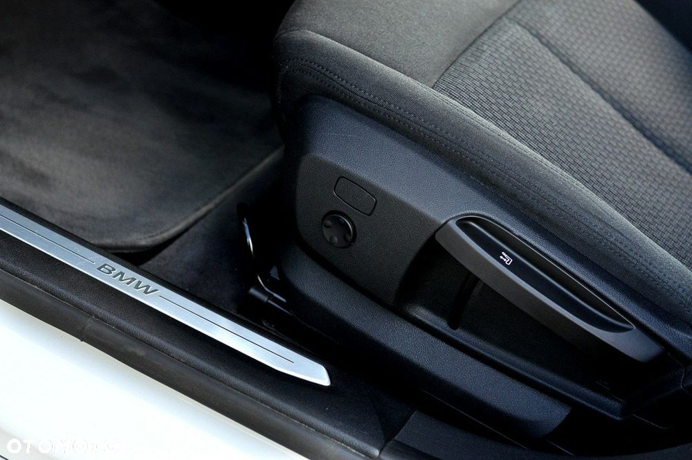 BMW Seria 1 116d - 15