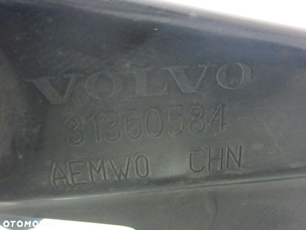 VOLVO XC60 II XC 60 2.0 T5 PRAWA TYLNA ZWROTNICA PIASTA WAHACZ 31658320 19R - 11