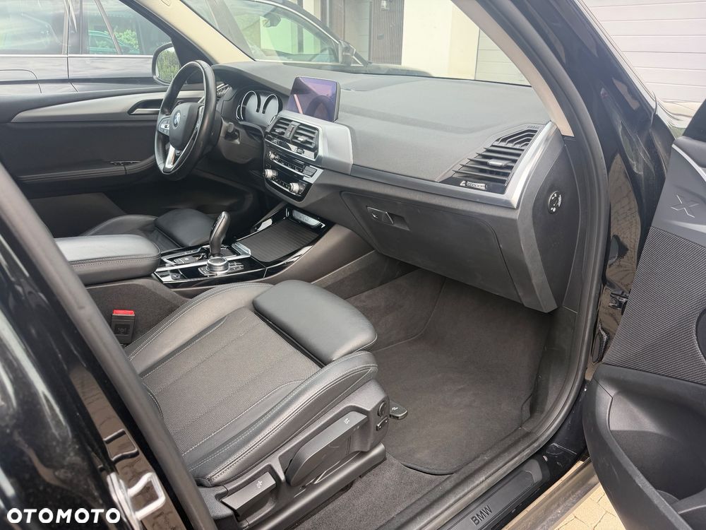 BMW X3 xDrive20d mHEV - 12