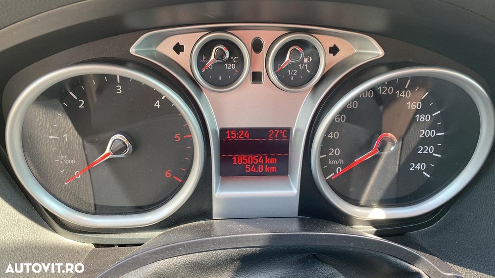 Ford Kuga - 10