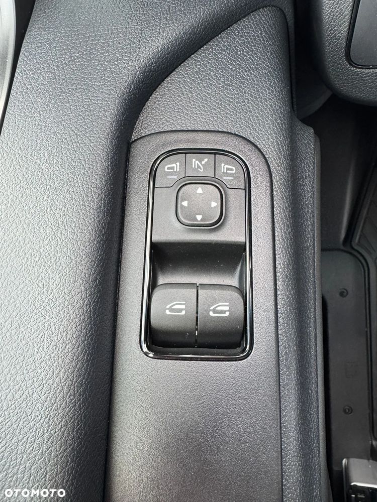 Mercedes-Benz Sprinter - 32