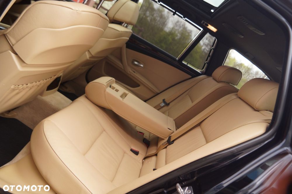 BMW Seria 5 525d Edition Sport - 27