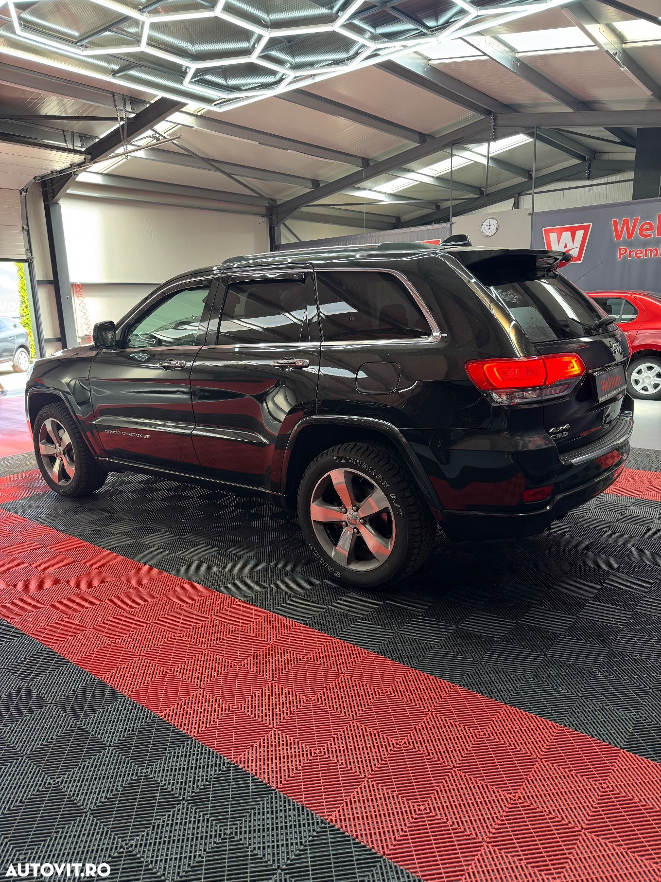Jeep Grand Cherokee - 6