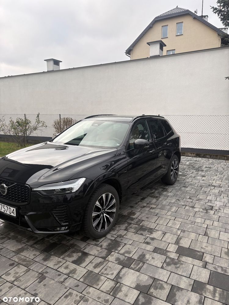 Volvo XC 60 B5 B AWD Plus Dark - 2