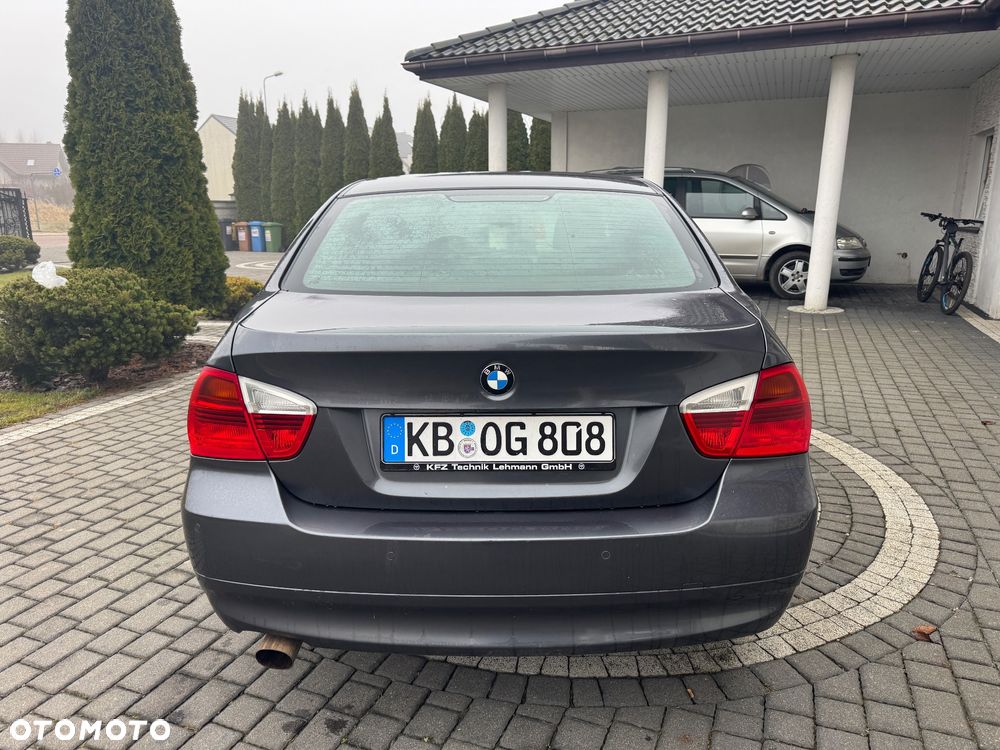 BMW Seria 3 318i - 5