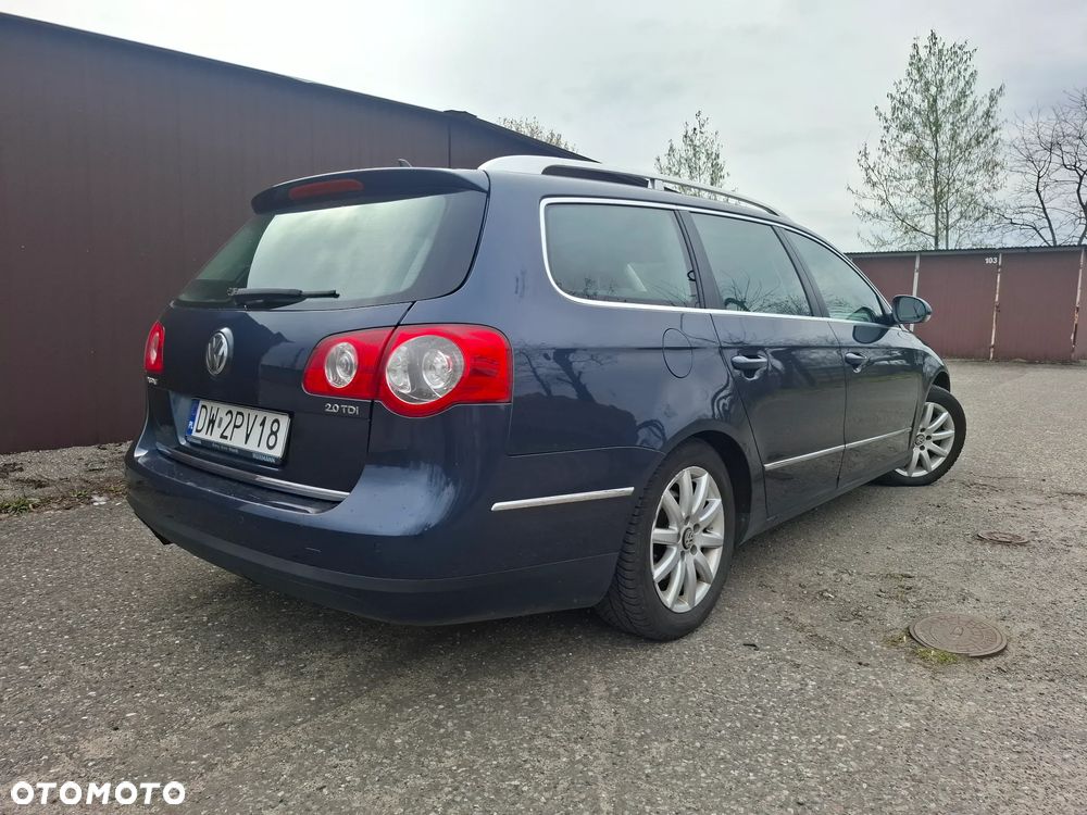 Volkswagen Passat 2.0 TDI DPF Highline - 5