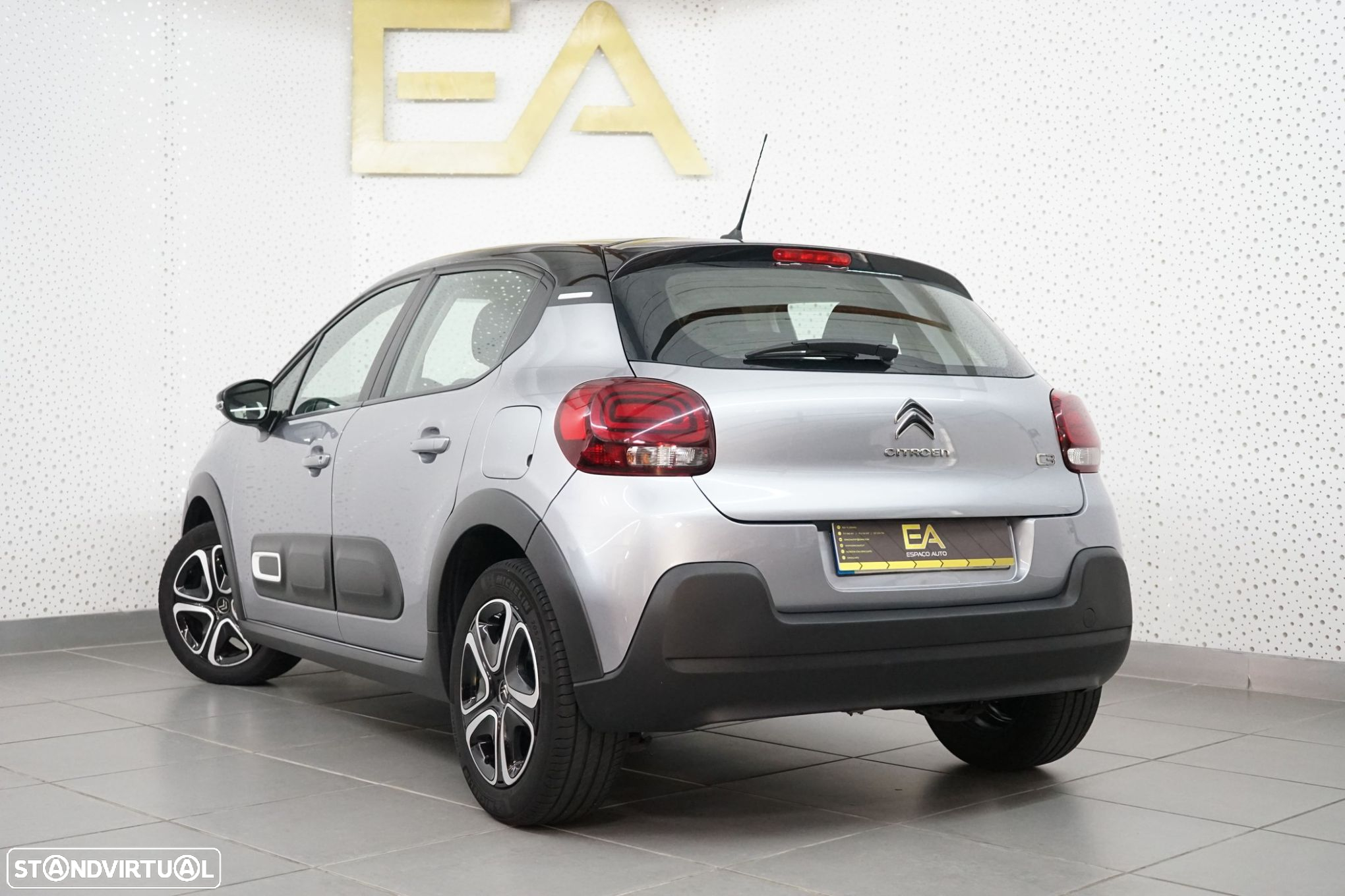 Citroën C3 1.2 PureTech Shine - 4