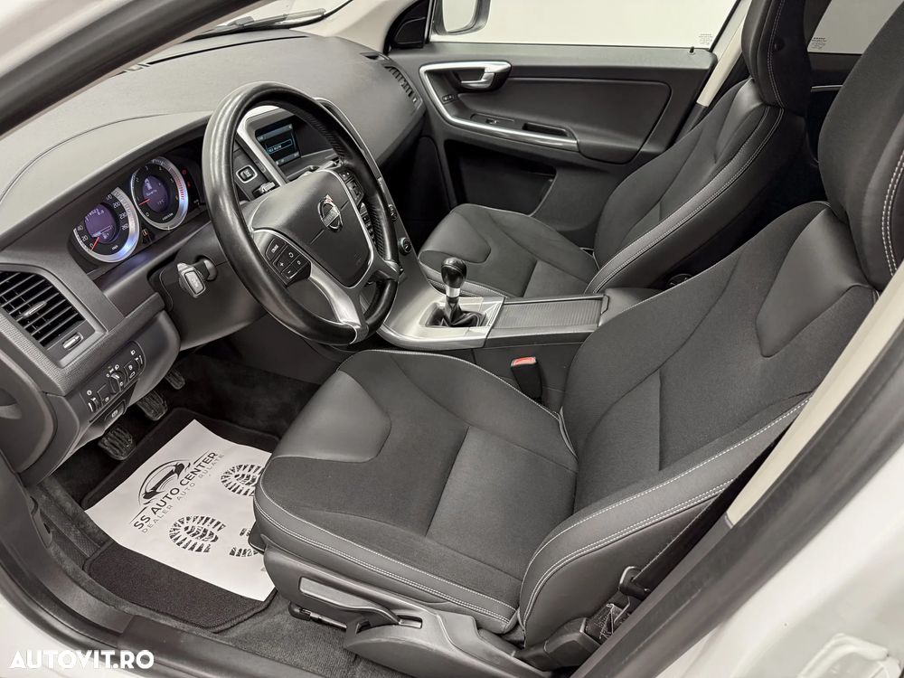 Volvo XC 60 D4 Momentum - 19