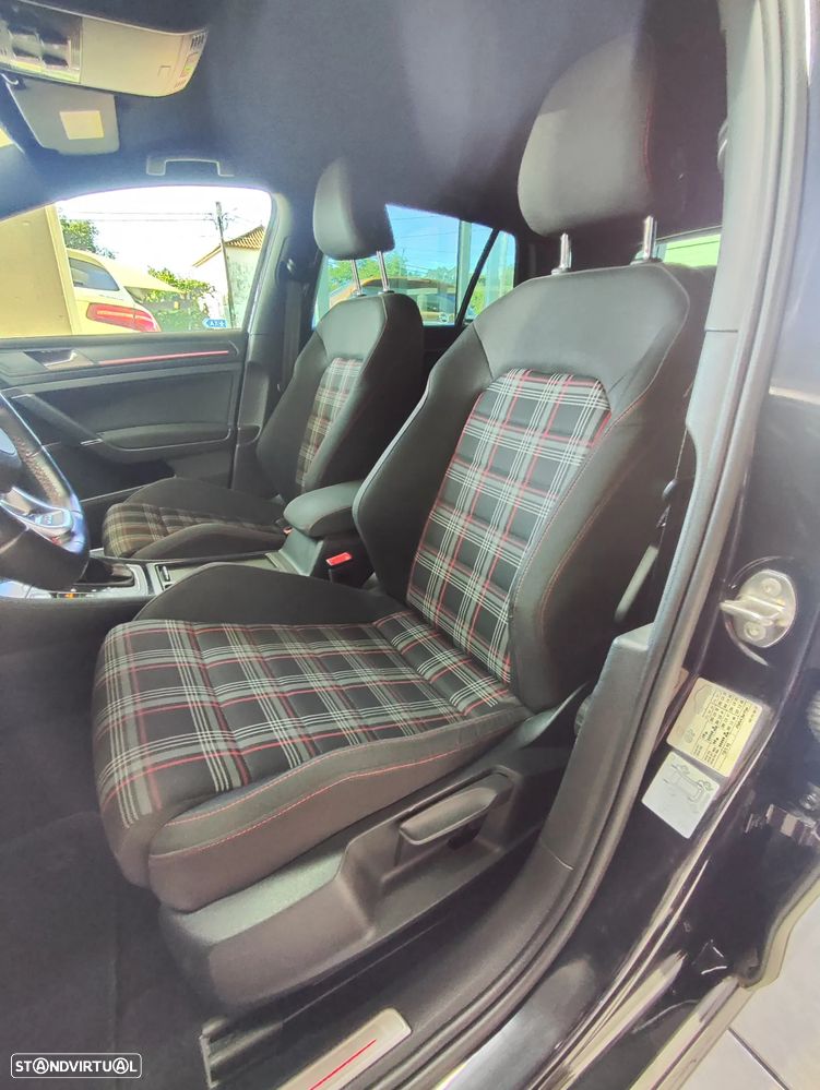 VW Golf GTI 2.0 TSI OPF DSG Performance - 26