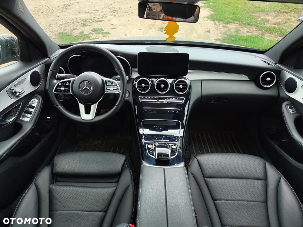 Mercedes-Benz Klasa C 300 4Matic 9G-TRONIC AMG Line - 21