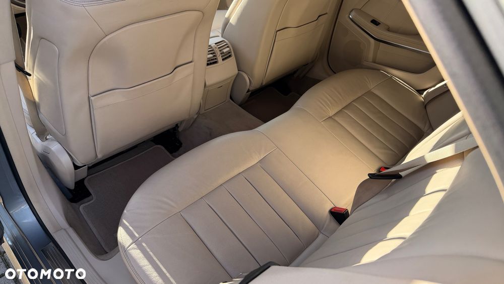 Mercedes-Benz Klasa E 220 CDI DPF BlueEFFICIENCY 7G-TRONIC Avantgarde - 17