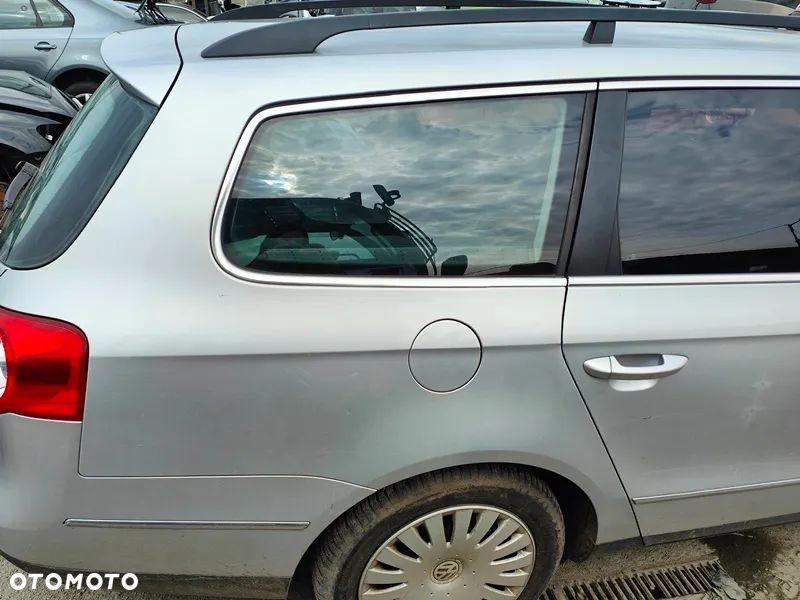 VW PASSAT B6 05r BŁOTNIK PRAWY TYŁ TYLNY LA7W - 1