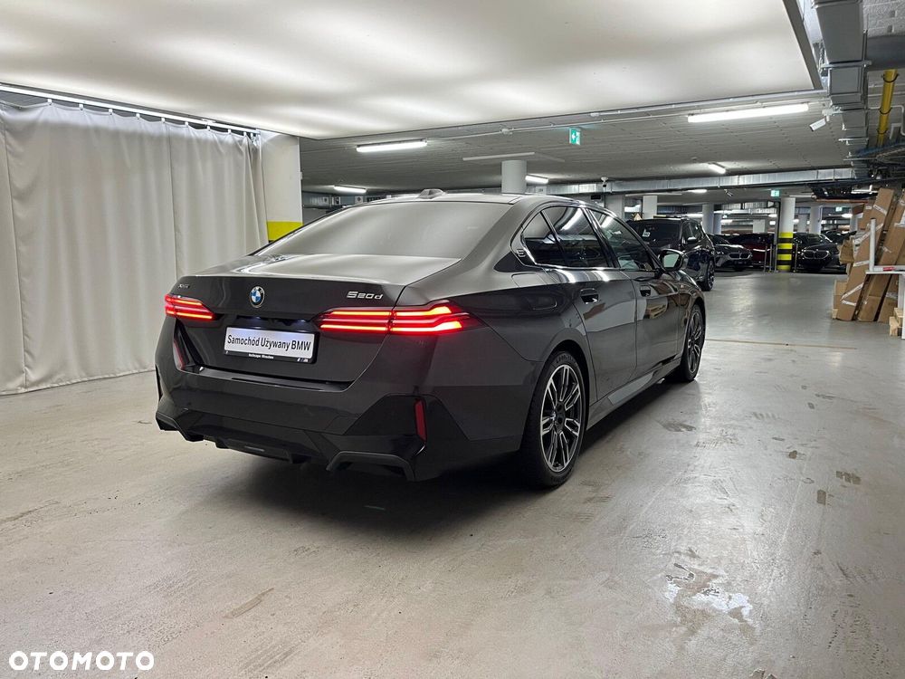BMW Seria 5 520d xDrive mHEV M Sport - 12