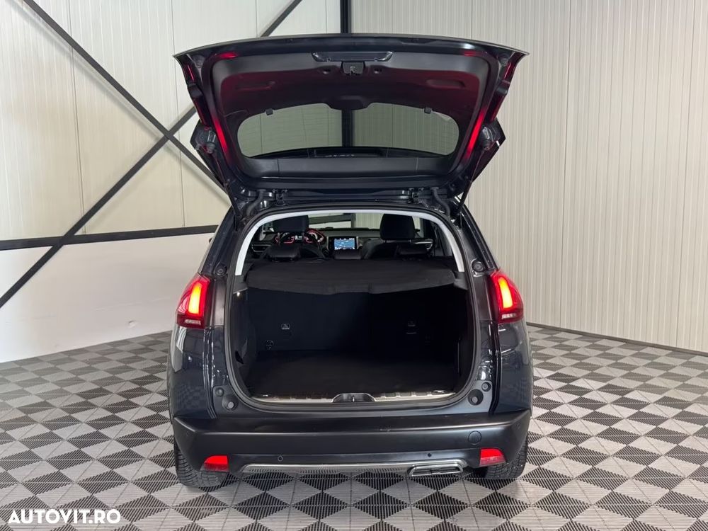 Peugeot 2008 1.2 PureTech Turbo GT-Line - 5