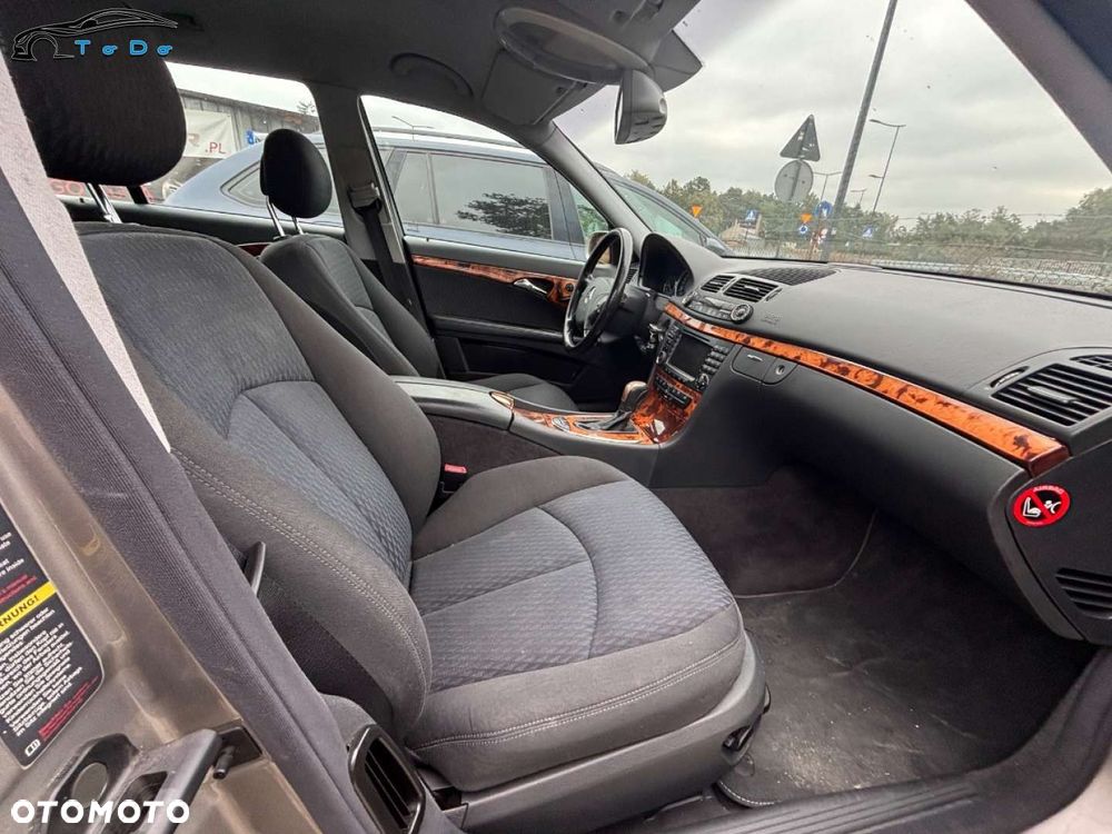 Mercedes-Benz Klasa E 500 4-Matic T Elegance - 20
