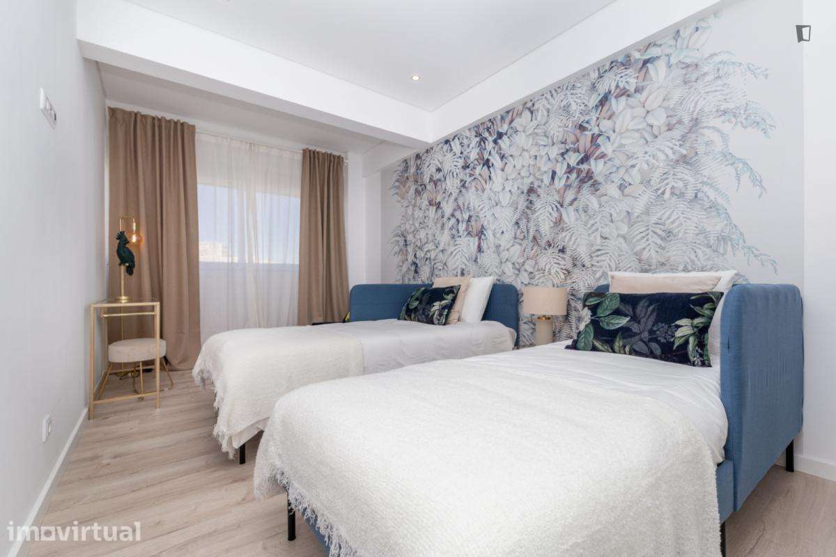Apartamento com 2 quartos - localizado em Faro - Grande imagem: 2/22