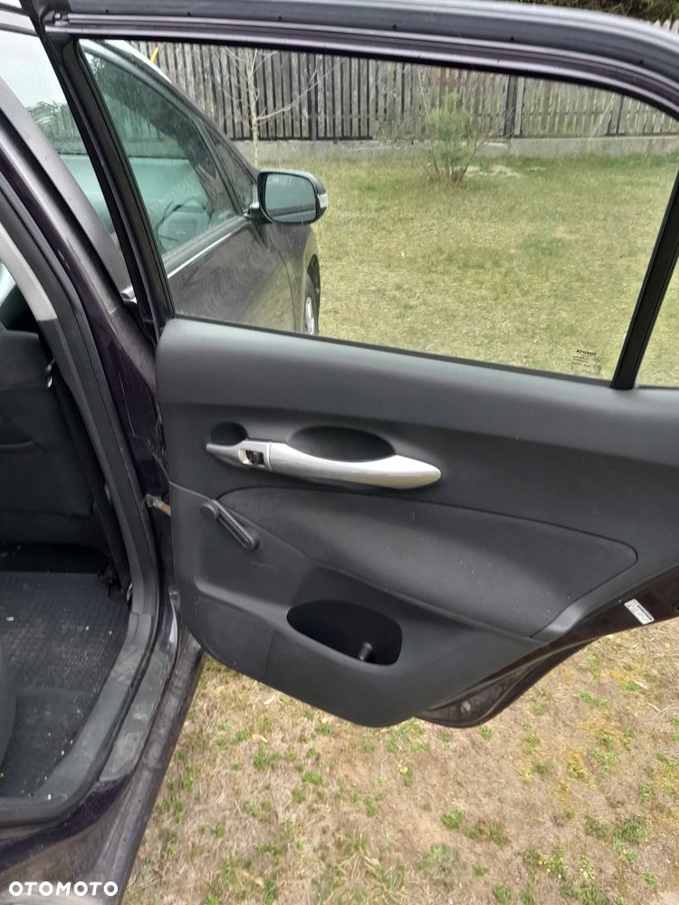 Toyota Auris 1.33 VVT-i Terra - 26