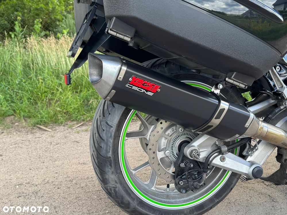 Kawasaki GTR - 4