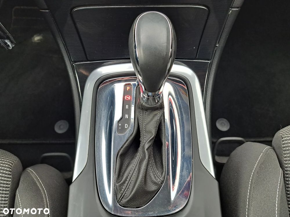 Opel Insignia - 25