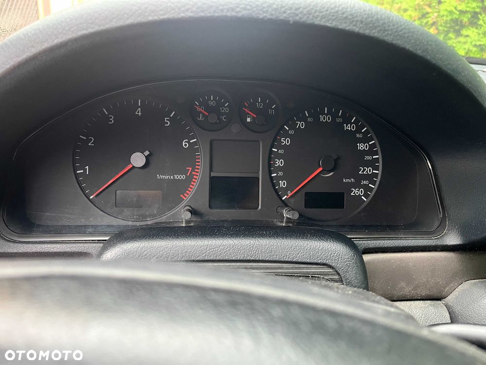 Audi A4 Limousine - 4