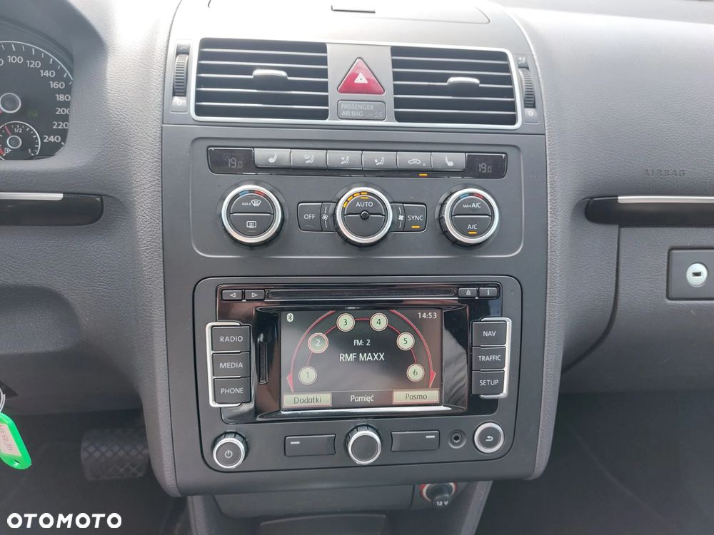 Volkswagen Touran 2.0 TDI DPF Highline DSG - 13