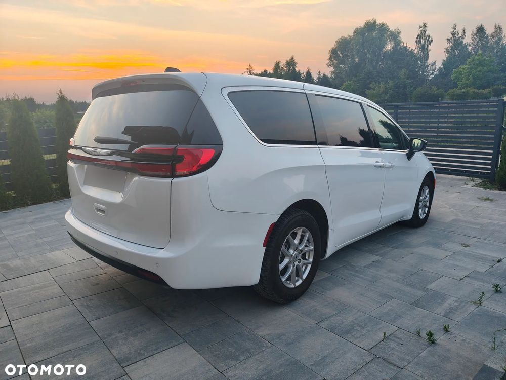 Chrysler Pacifica - 39