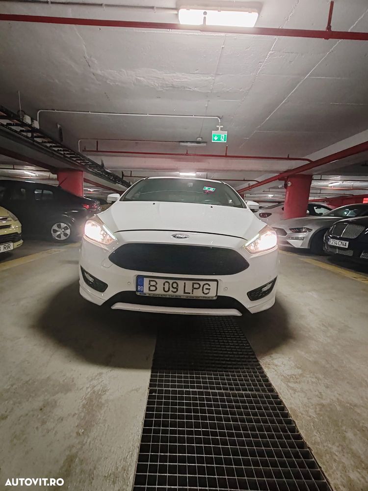 Ford Focus 1.5 EcoBoost ST-Line - 4