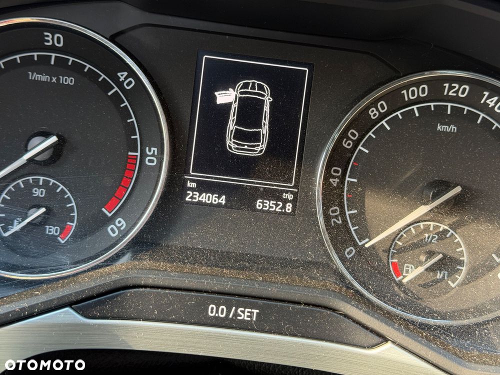 Skoda Superb 2.0 TDI Style DSG - 13