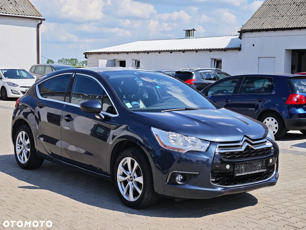 Citroën DS4 e-HDi 110 SoChic - 4