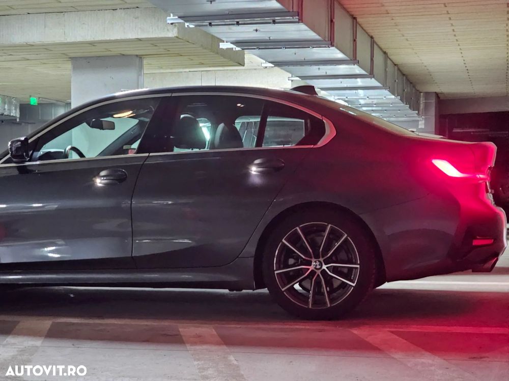 BMW Seria 3 330i Aut. Sport Line - 21