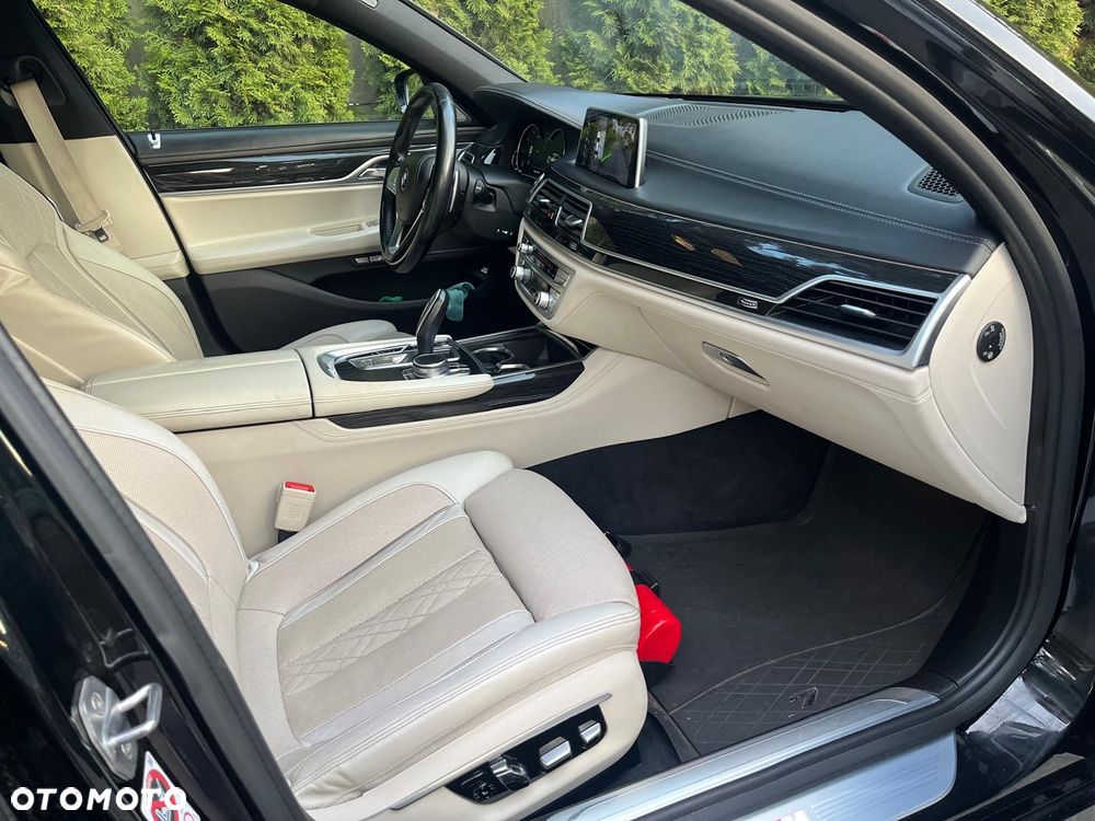 BMW Seria 7 740d xDrive - 22