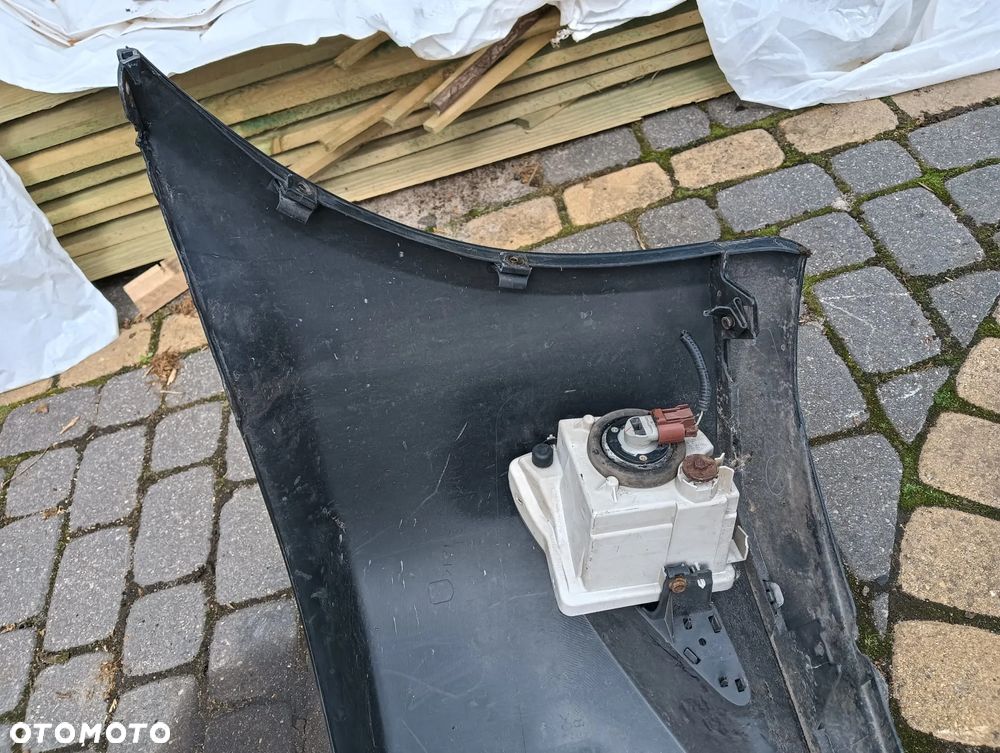 Zderzak przod Lexus is220 is250 czarny  06-09 - 11