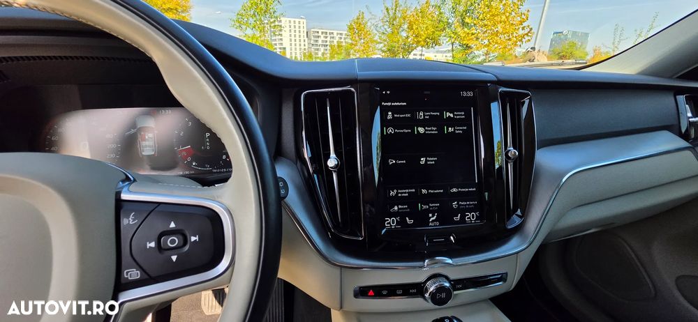 VOLVO XC60 2018 — imagine 24