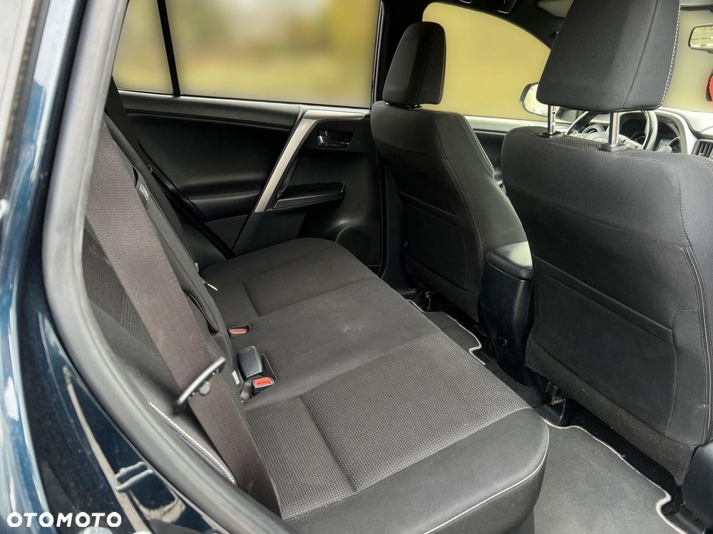 Toyota RAV4 Hybrid Premium 4x2 - 13