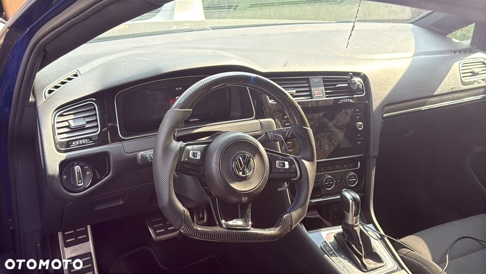 Volkswagen Golf - 2