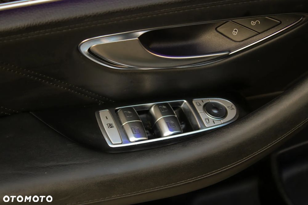 Mercedes-Benz Klasa E AMG 53 4Matic AMG Speedshift TCT-9G - 26