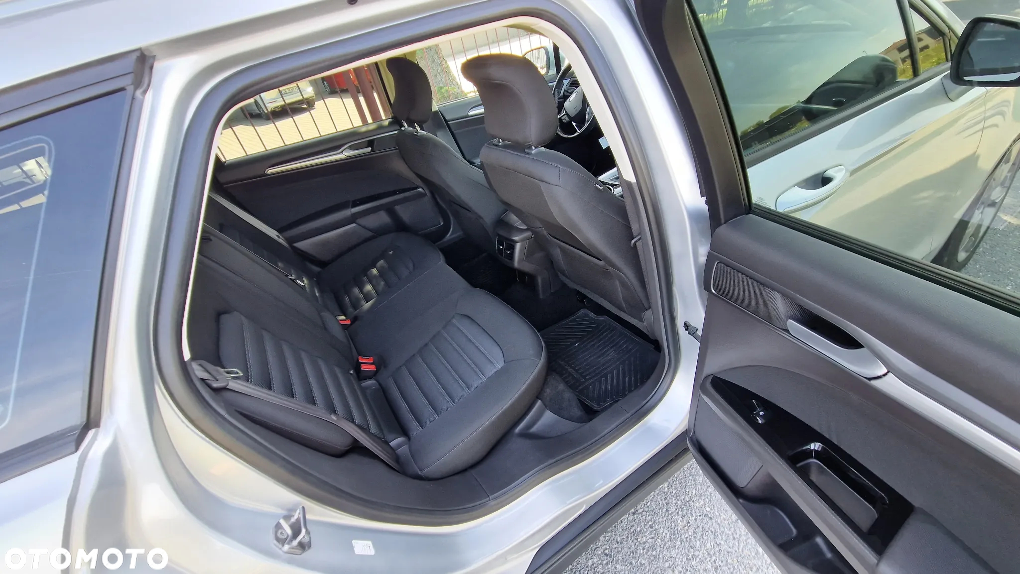 Ford Mondeo 2.0 EcoBlue Titanium - 30