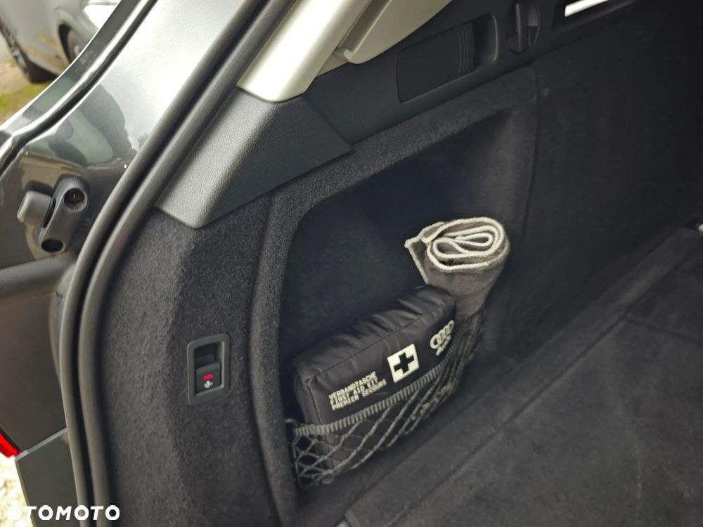 Audi A4 Avant 40 TDI quattro S tronic - 36