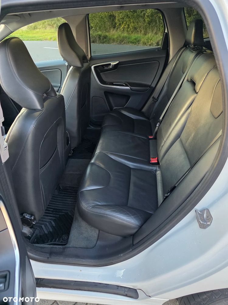 Volvo XC 60 D3 Drive-E Momentum - 31