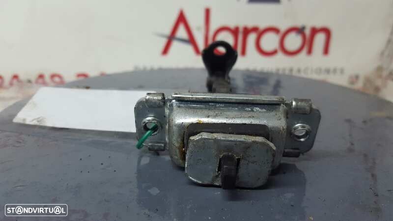 RETENTOR DA PORTA TRASEIRA ESQUERDA HYUNDAI I30 CLASSIC - 2