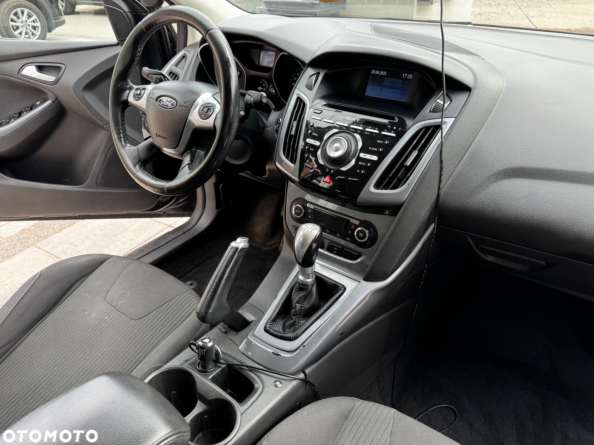 Ford Focus 1.6 EcoBoost Titanium - 13