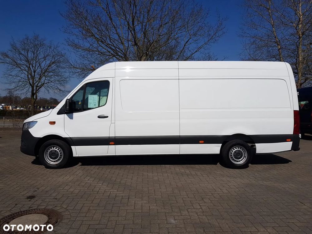 Mercedes-Benz Sprinter - 11